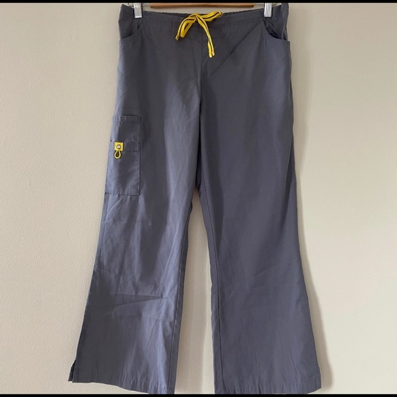 Scrub Sets - Picture 2 of 7